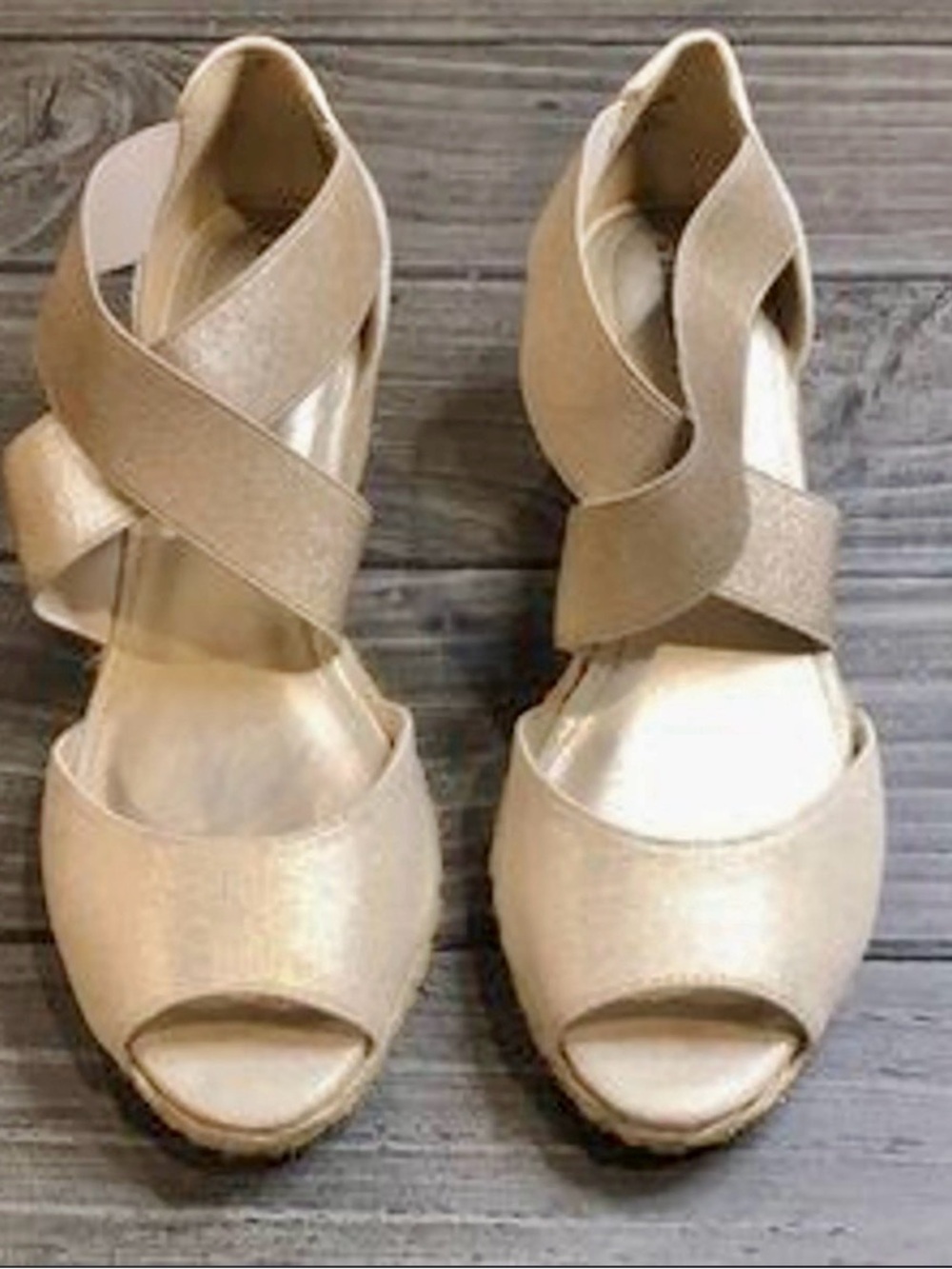 Bandolino Gold Espadrille Wedge Sandal - size 8